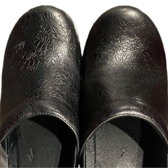 Dansko Pro XP Black Floral Tooled Nursing Clogs - Picture 6 of 17